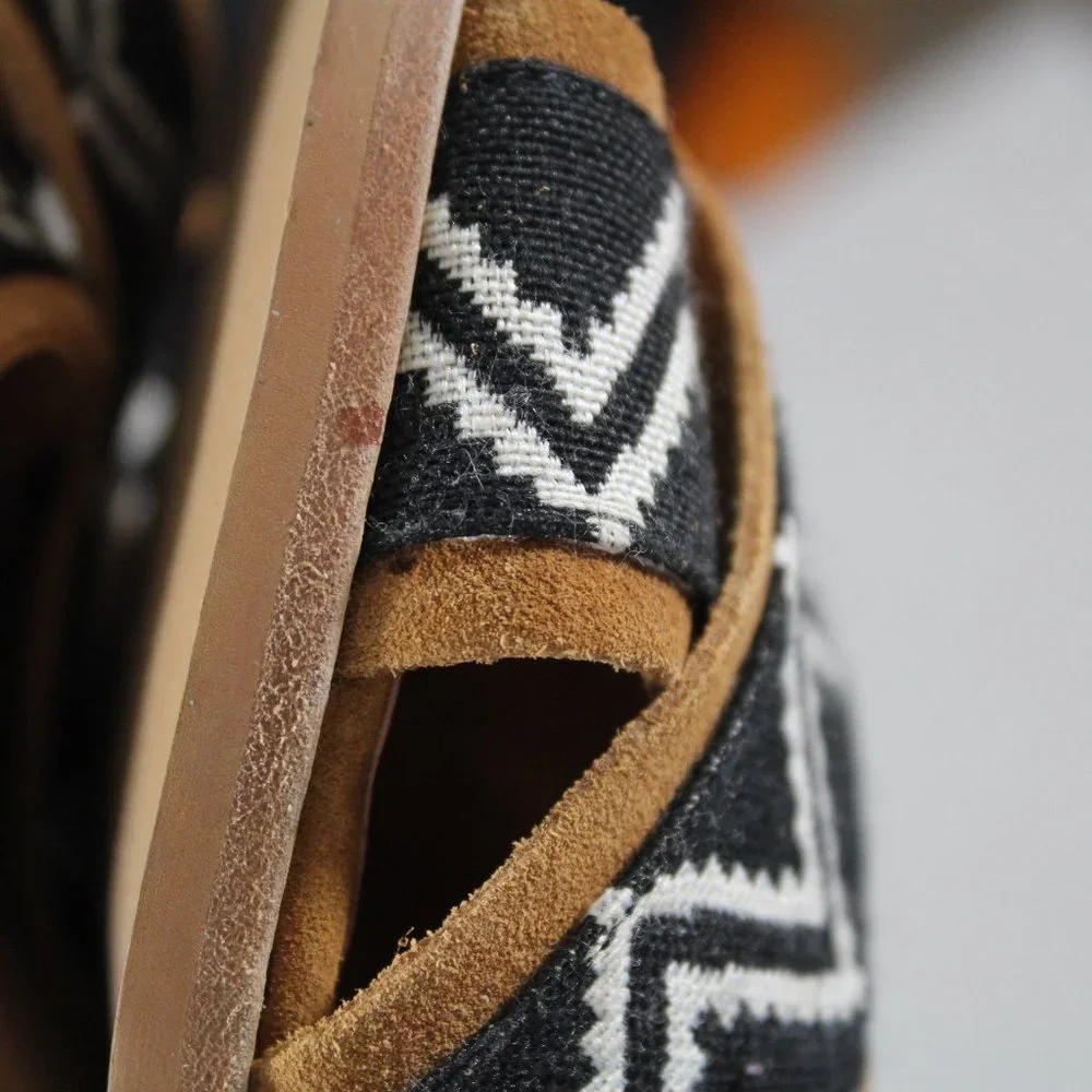 Bettye Muller Tan & Black Tie Up Sandals Shoes - Picture 7 of 16